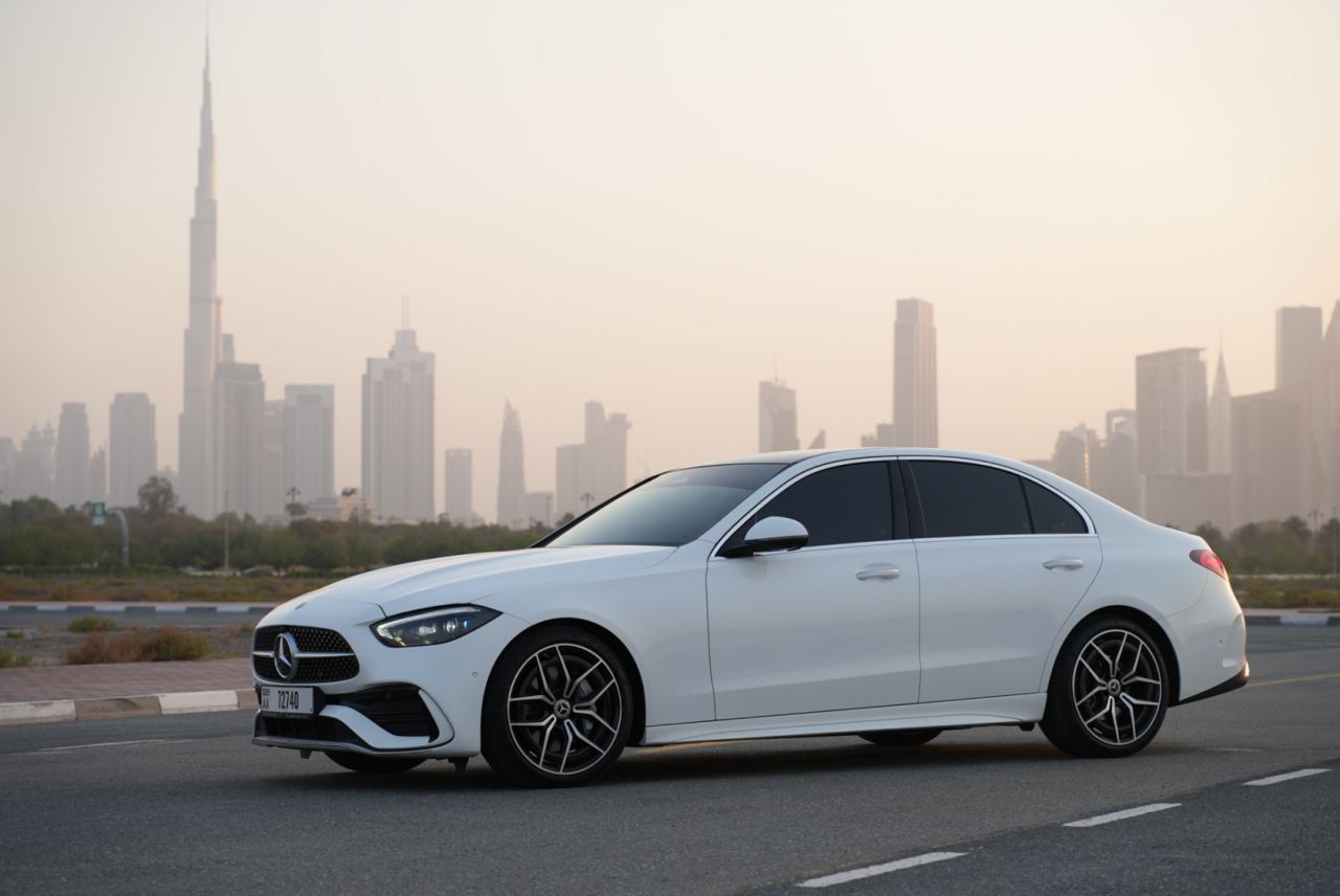 Mercedes-Benz C200 — photo 1